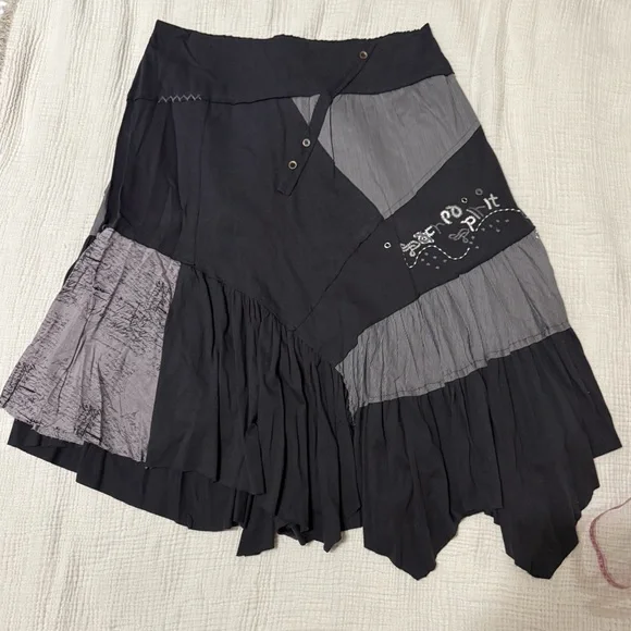 Joe Browns Asymmetrical Skirt Blacks Greys Sz 14 - Picture 2 of 9